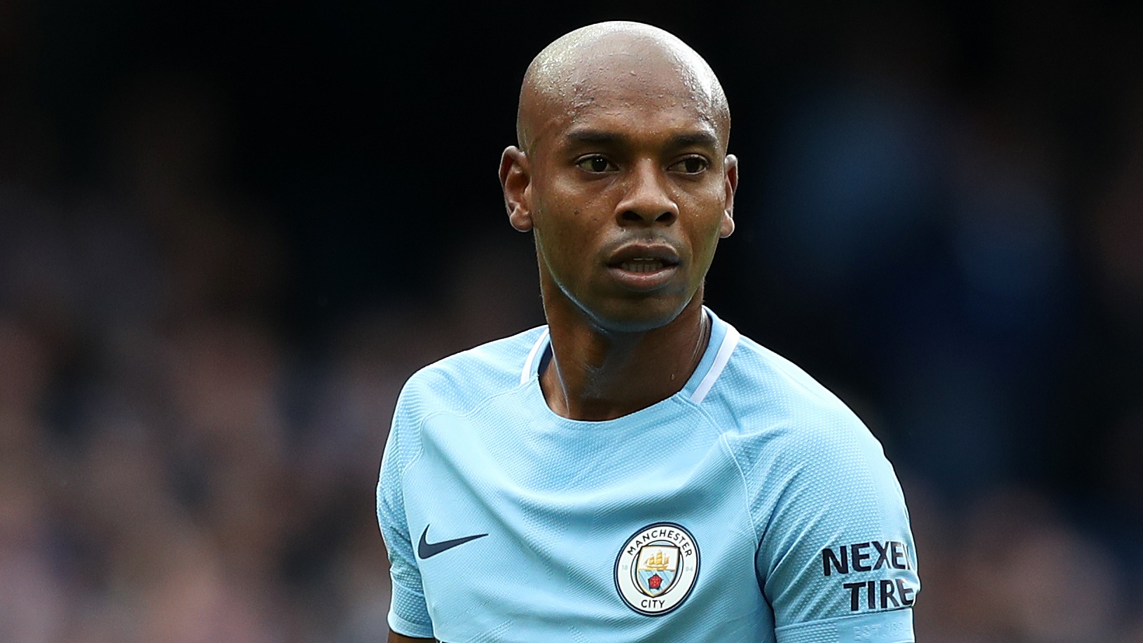 Fernandinho renews his contract with Manchester City