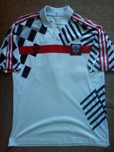 Форма сборной СССР по футболу гостевая 1991 (комплект: футболка + шорты + гетры)